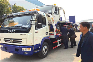 乌兰汽车道路救援拖车价格